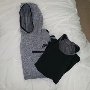 Bundle of 2 Nike items (hoodie and long sleeve)